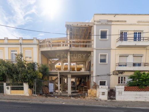 Luxury House for sale in Seixal, 690 000 €, Photo 2