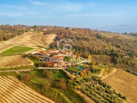 Luxury House for sale in Grazzano Badoglio, 3 980 000 €, Photo 1