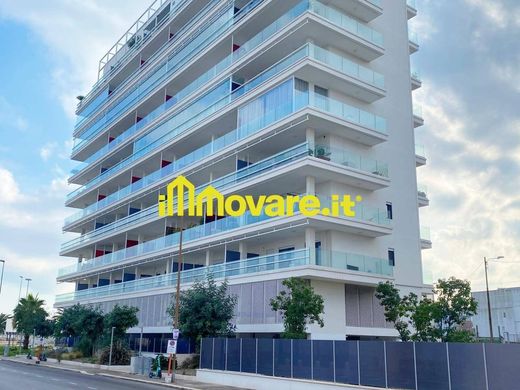 Luxury Apartment for sale in Bari, 598 000 €, Photo 1
