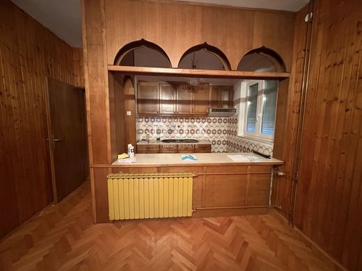 Maison de luxe à vendre à Zagreb, 500 000 €, Photo 2
