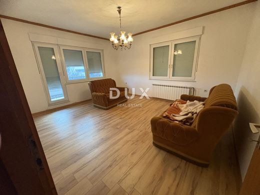 Maison de luxe à vendre à Zagreb, 500 000 €, Photo 3