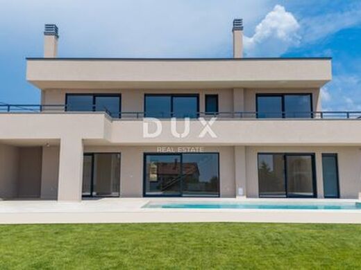 Maison de luxe à vendre à Porec, 920 000 €, Photo 4