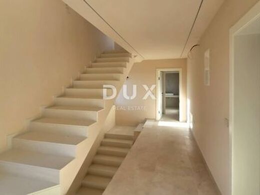 Maison de luxe à vendre à Porec, 1 190 000 €, Photo 5