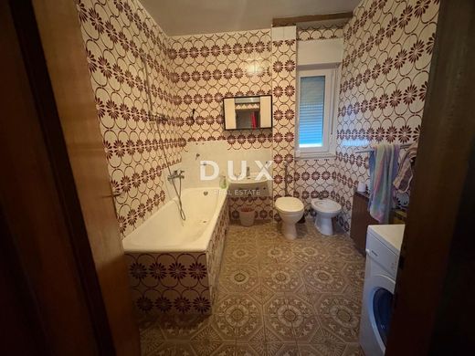 Maison de luxe à vendre à Zagreb, 500 000 €, Photo 5