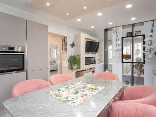 Maison de luxe à vendre à Porec, 560 000 €, Photo 3