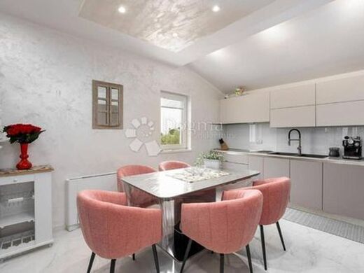 Maison de luxe à vendre à Porec, 560 000 €, Photo 5