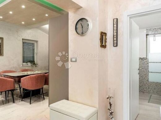 Maison de luxe à vendre à Porec, 560 000 €, Photo 6
