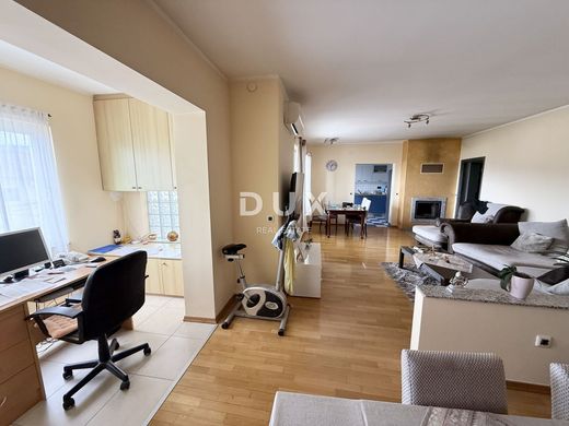 Luxury House for sale in Rijeka, 510 000 €, Photo 4