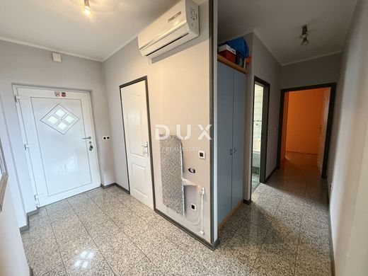 Luxury House for sale in Rijeka, 510 000 €, Photo 6