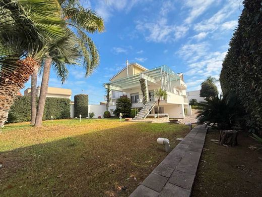 Luxury House for sale in Casapesenna, 850 000 €, Photo 1