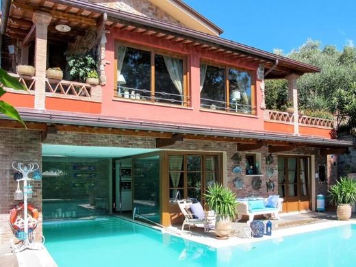 Luxury House for sale in Massarosa, 1 450 000 €, Photo 1