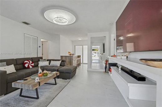 Luxury House for sale in Hollywood, 420 638 €, Photo 2