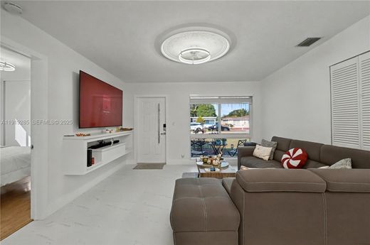 Luxury House for sale in Hollywood, 420 638 €, Photo 5