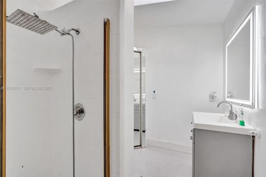 Luxury House for sale in Hollywood, 794 061 €, Photo 7