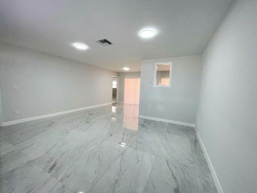 Luxury House for sale in Hollywood, 445 533 €, Photo 3