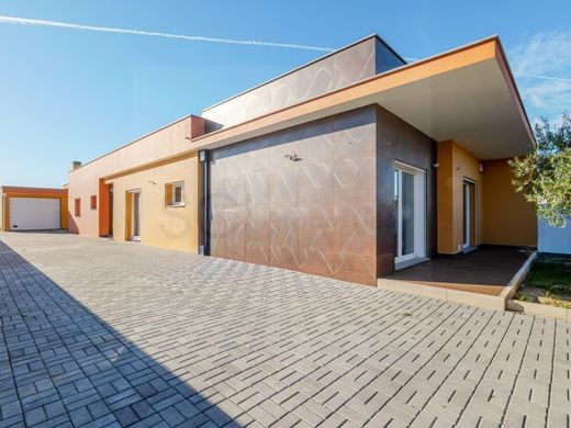 Maison de luxe à vendre à Moita, 589 500 €, Photo 1