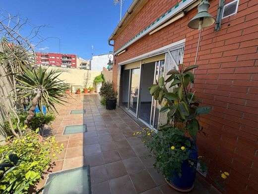 Maison de luxe à vendre à Cornellà de Llobregat, 780 000 €, Photo 4