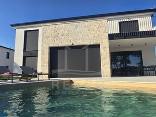 Maison de luxe à vendre à Porec, 740 000 €, Photo 2