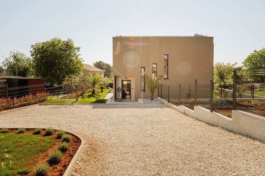 Maison de luxe à vendre à Porec, 750 000 €, Photo 2