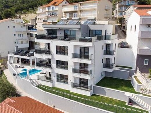 Maison de luxe à vendre à Omiš, 1 990 000 €, Photo 2