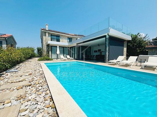 Luxury House for sale in Lun, 975 000 €, Photo 1