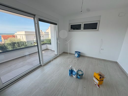 Appartement de luxe à vendre à Dramalj, 485 000 €, Photo 1