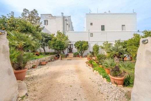 Luxury House for sale in Ostuni, 1 250 000 €, Photo 1