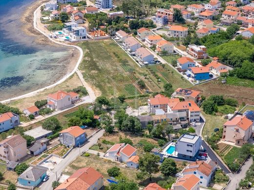 Maison de luxe à vendre à Privlaka, 1 800 000 €, Photo 2