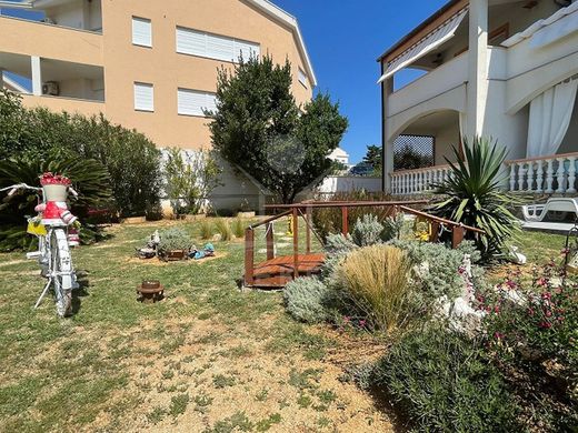 Maison de luxe à vendre à Stara Novalja, 475 000 €, Photo 4
