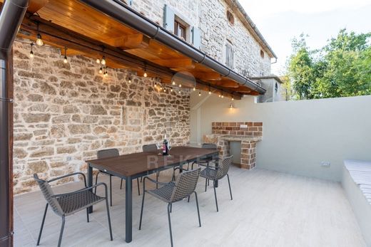 Maison de luxe à vendre à Kaštelir, 585 000 €, Photo 4