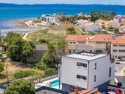 Maison de luxe à vendre à Privlaka, 1 800 000 €, Photo 4