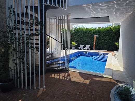 Maison de luxe à vendre à Porec, 1 250 000 €, Photo 5