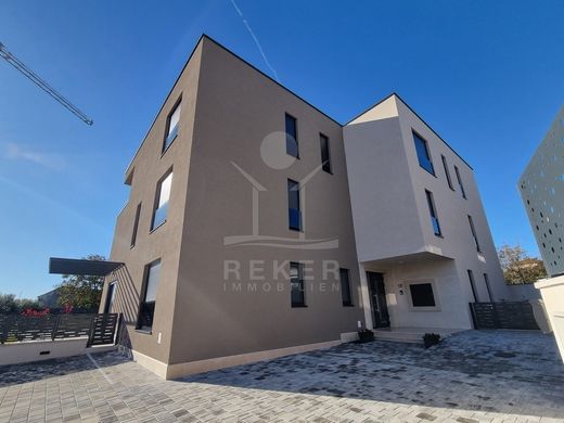 Appartement de luxe à vendre à Tar, 415 000 €, Photo 5