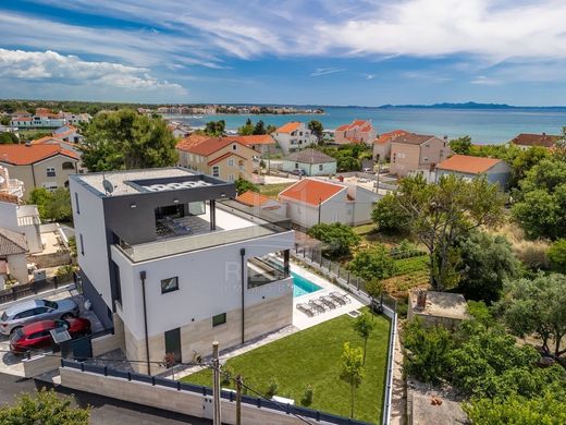 Maison de luxe à vendre à Privlaka, 1 800 000 €, Photo 5