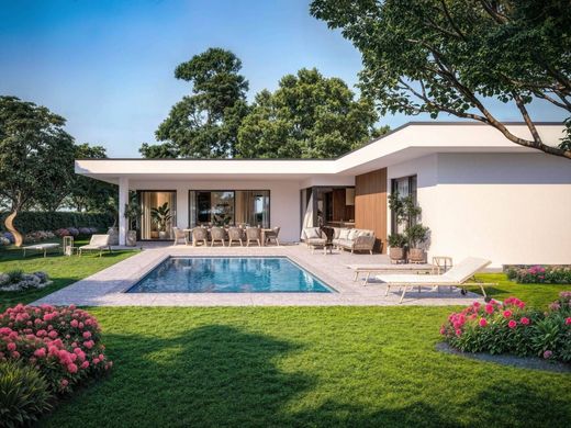 Luxury House for sale in Como, 1 560 000 €, Photo 1