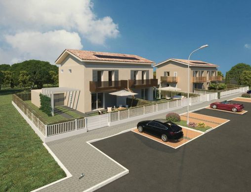 Luxury House for sale in Cascina, 445 000 €, Photo 1