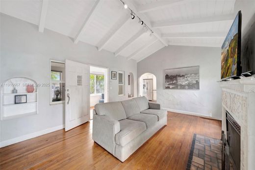 Luxury House for sale in Miami, 627 243 €, Photo 5