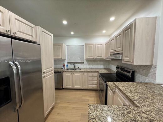 Luxury House for sale in Hollywood, 450 684 €, Photo 7