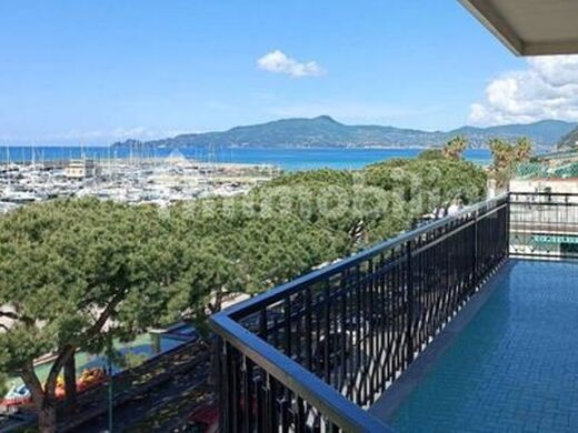 Luxury Apartment for sale in Chiavari, 1 200 000 €, Photo 3