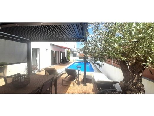 Maison de luxe à vendre à Caldas Da Rainha, 599 000 €, Photo 1