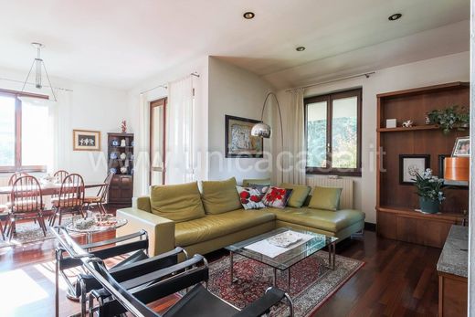 Luxury House for sale in Cassano d'Adda, 643 000 €, Photo 1