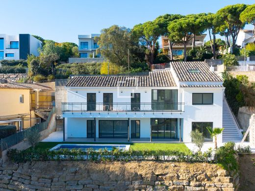Luxury House for sale in Cabrils, 1 050 000 €, Photo 1