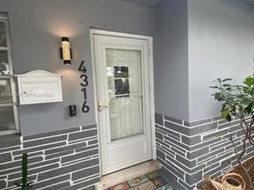 Luxury House for sale in Hollywood, 582 884 €, Photo 3