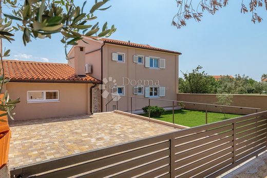 Luxury House for sale in Pula, 720 000 €, Photo 5