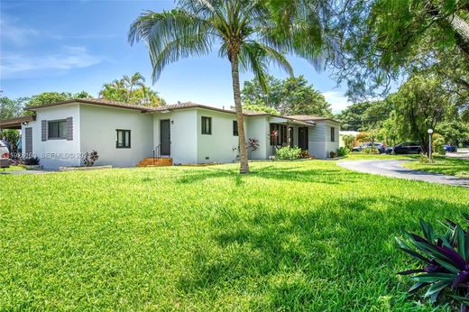 Luxury House for sale in Hollywood, 493 606 €, Photo 7