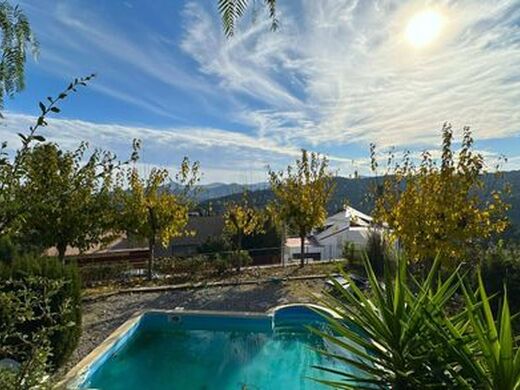 Luxury House for sale in Pallejà, 550 000 €, Photo 1