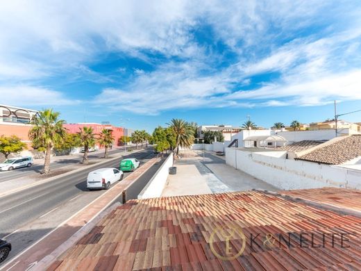 Maison de luxe à vendre à Alicante, 595 000 €, Photo 2
