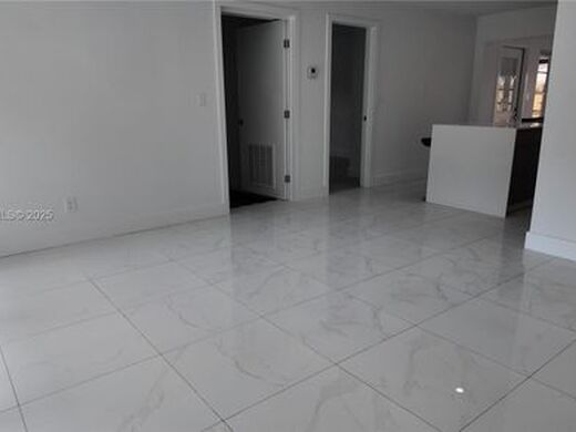 Luxury House for sale in Hollywood, 588 953 €, Photo 4