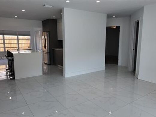 Luxury House for sale in Hollywood, 588 953 €, Photo 5
