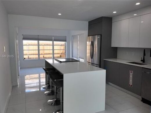 Luxury House for sale in Hollywood, 588 953 €, Photo 6